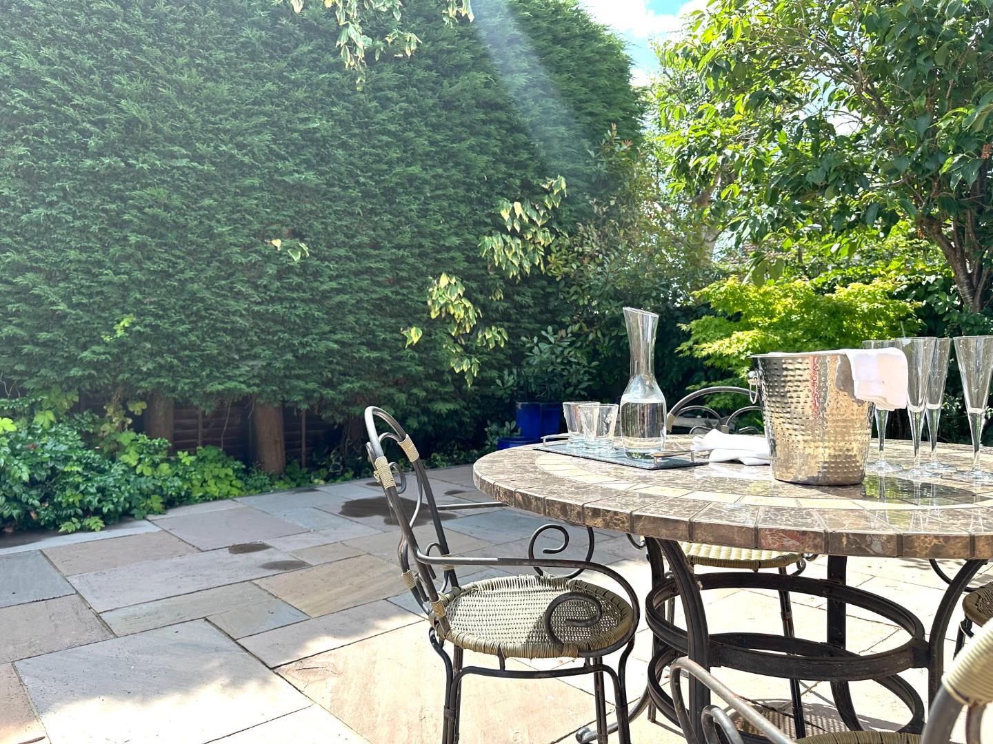 Carrington Gardens, Wakes Meadow