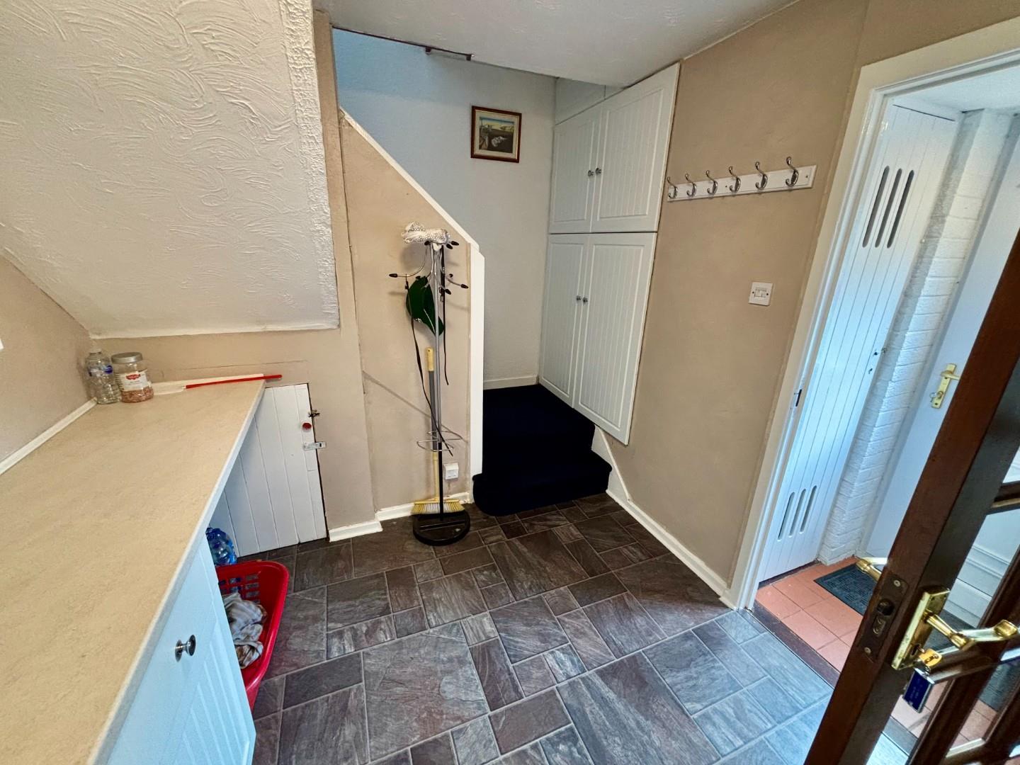 Streambank Road, Thorplands Brook