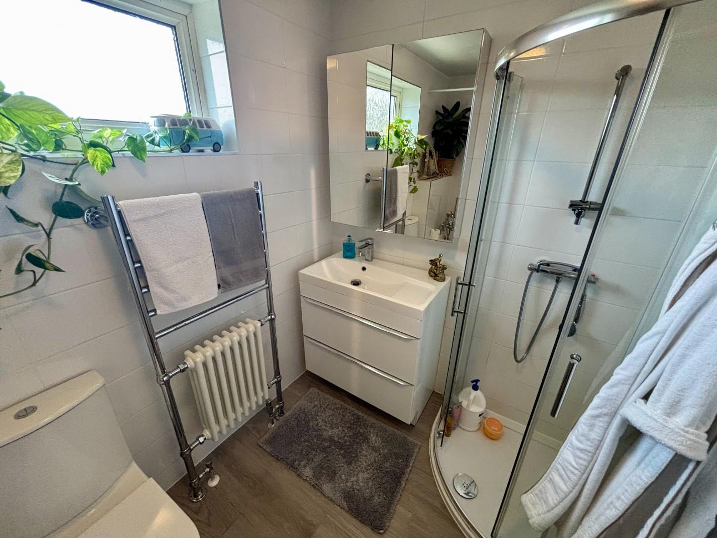 East Priors Court, Lings