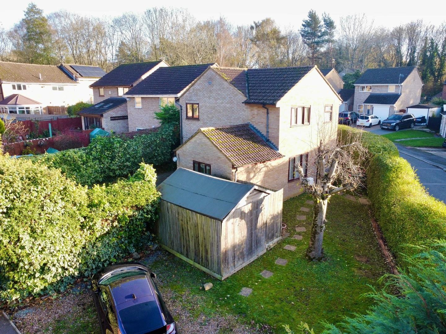 Chatsworth Avenue, Goldenash