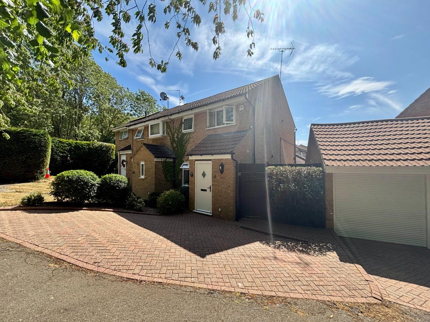 Chatsworth Avenue, Goldenash