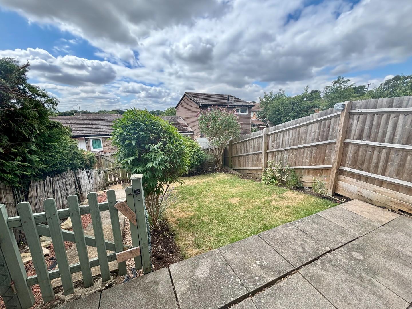 Flaxwell Court, Standens Barn