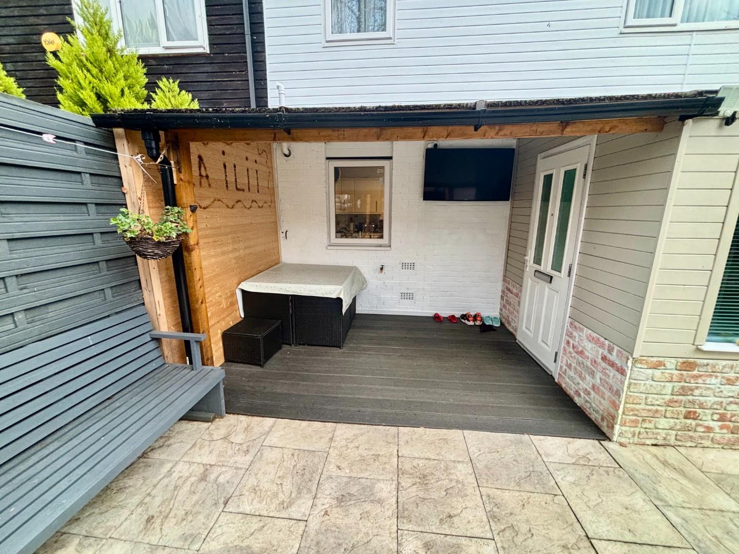 Faramir Place, Overstone Lodge