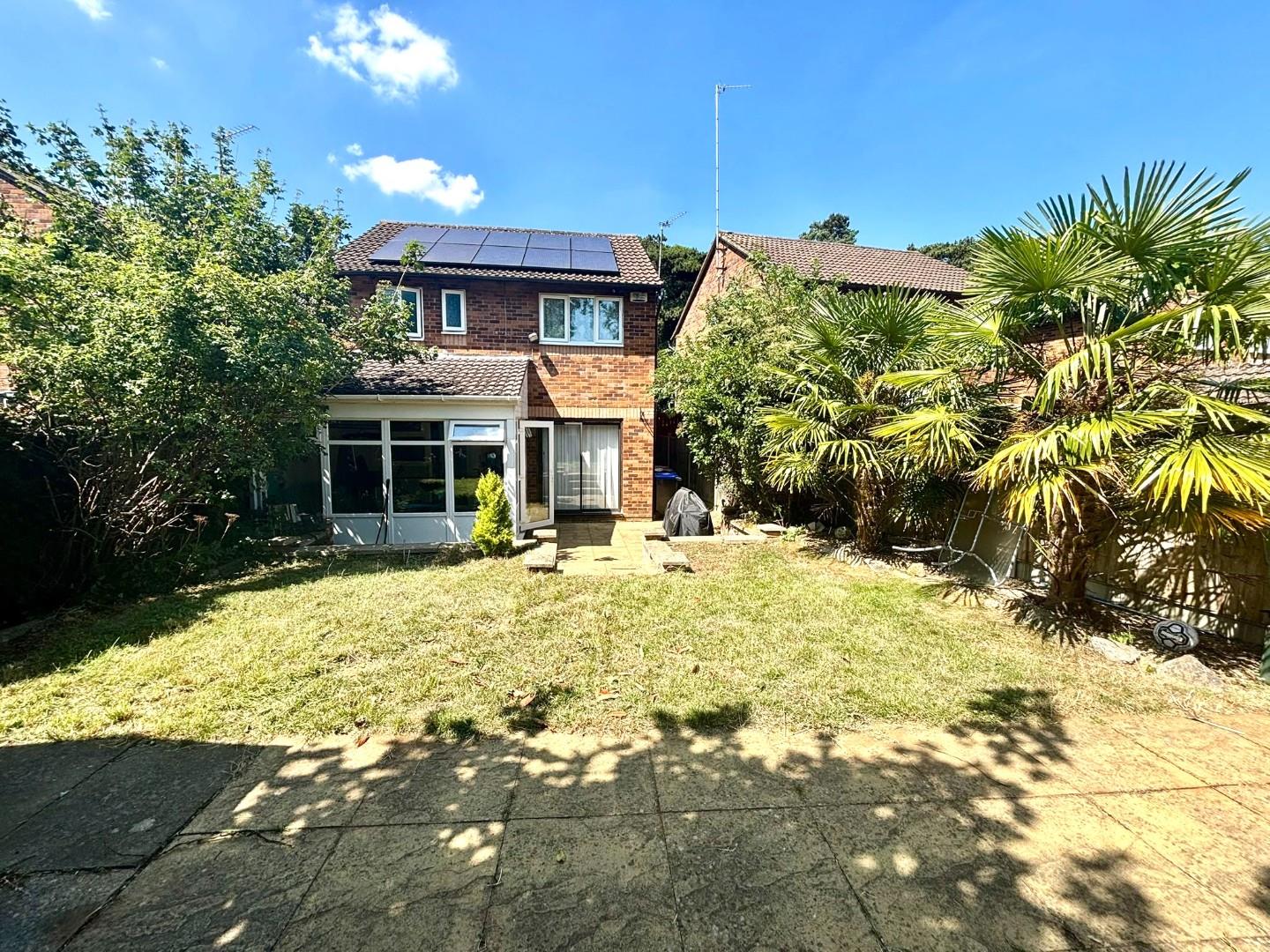 Ten Pines, Southfields