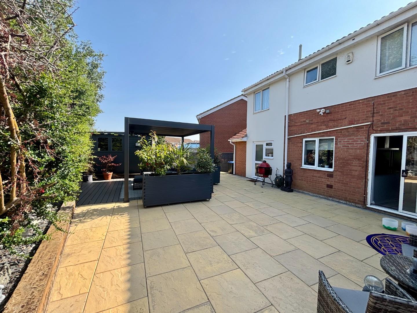 Mapperley Drive, Wakes Meadow