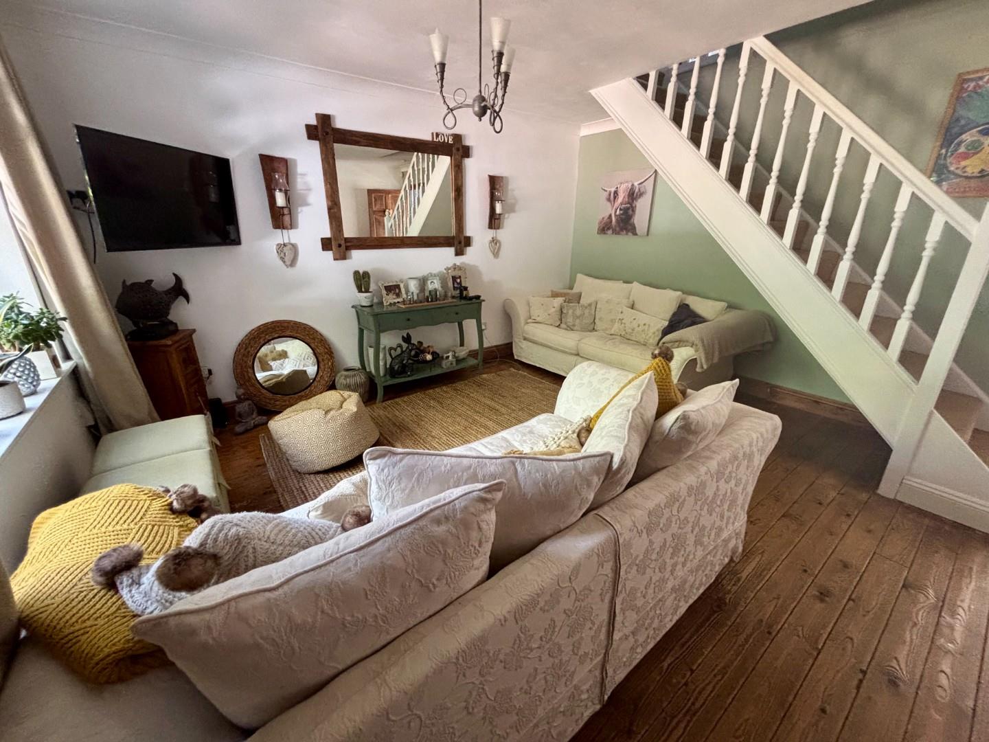 Chatsworth Avenue, Goldenash