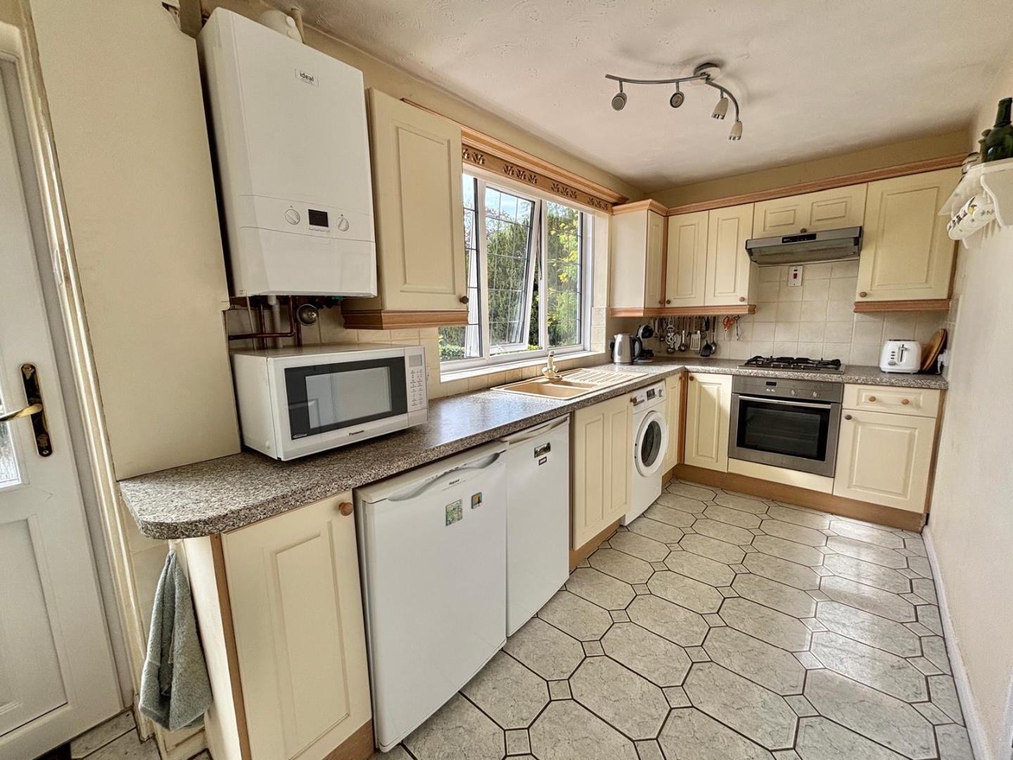 High Street, Brixworth