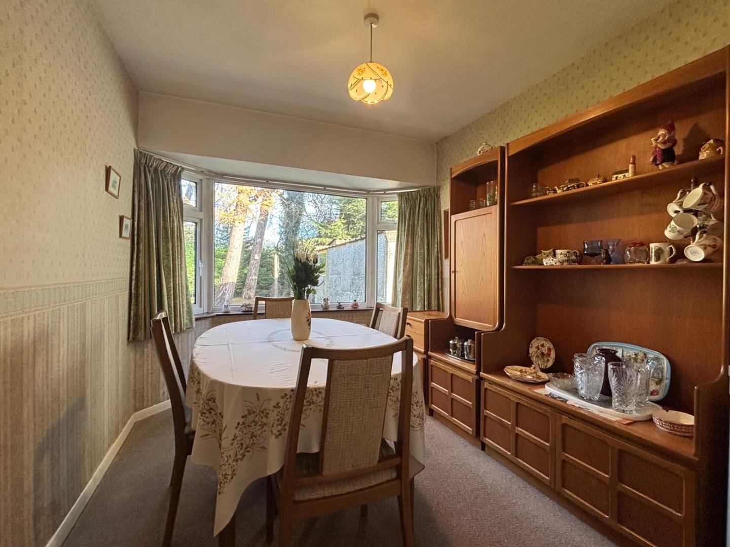 Charnwood Avenue, Westone