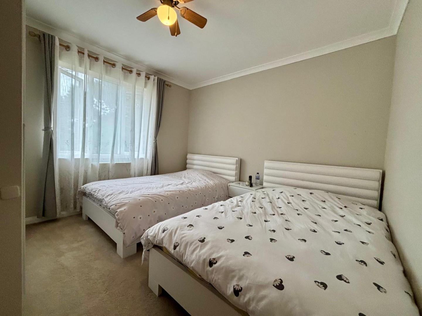 Lindsay Avenue, Abington