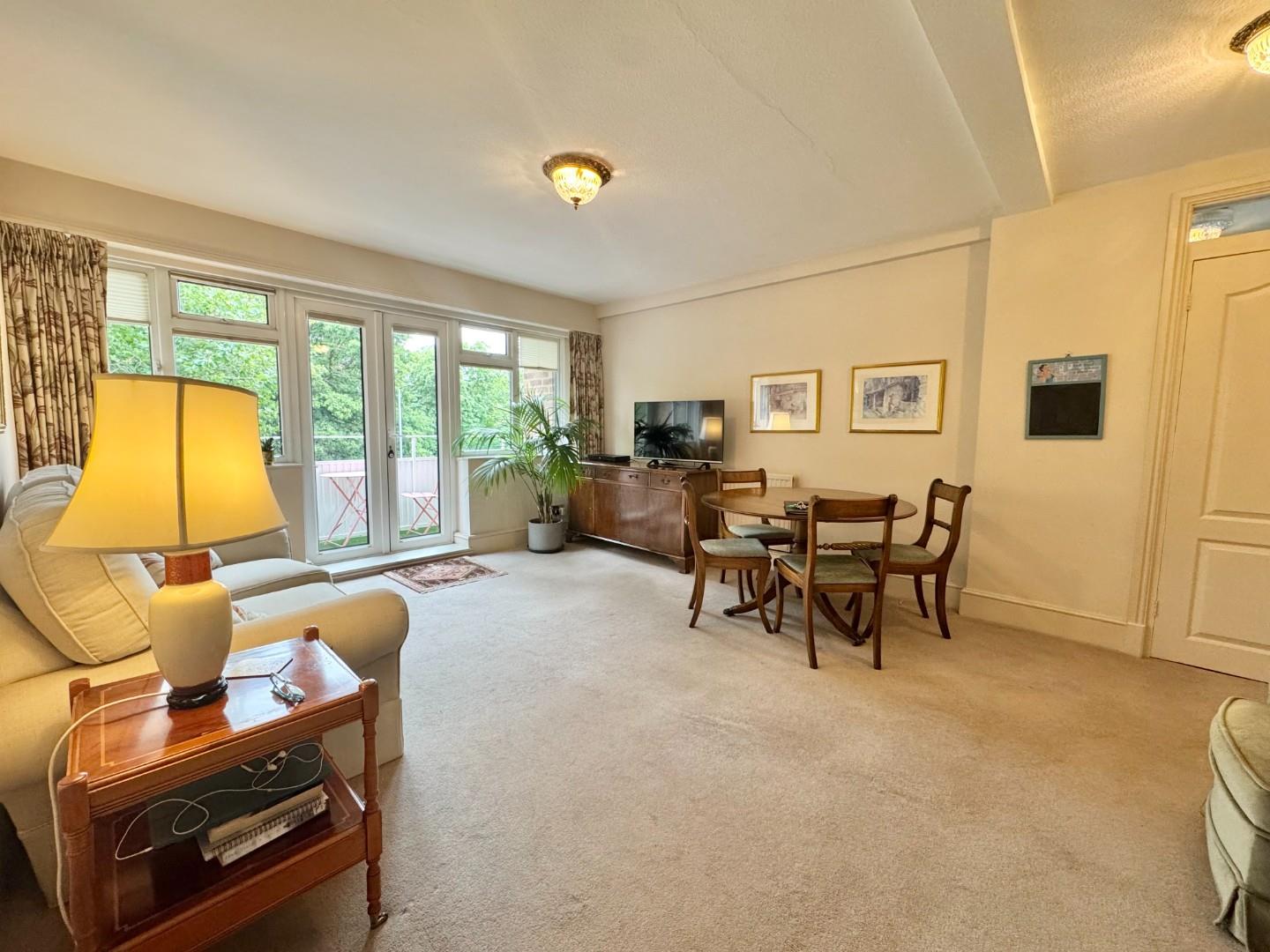 Wellingborough Road, Abington