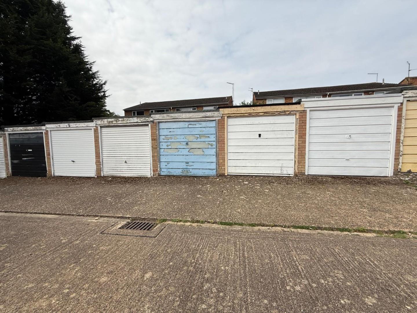 Conifer Rise, Westone