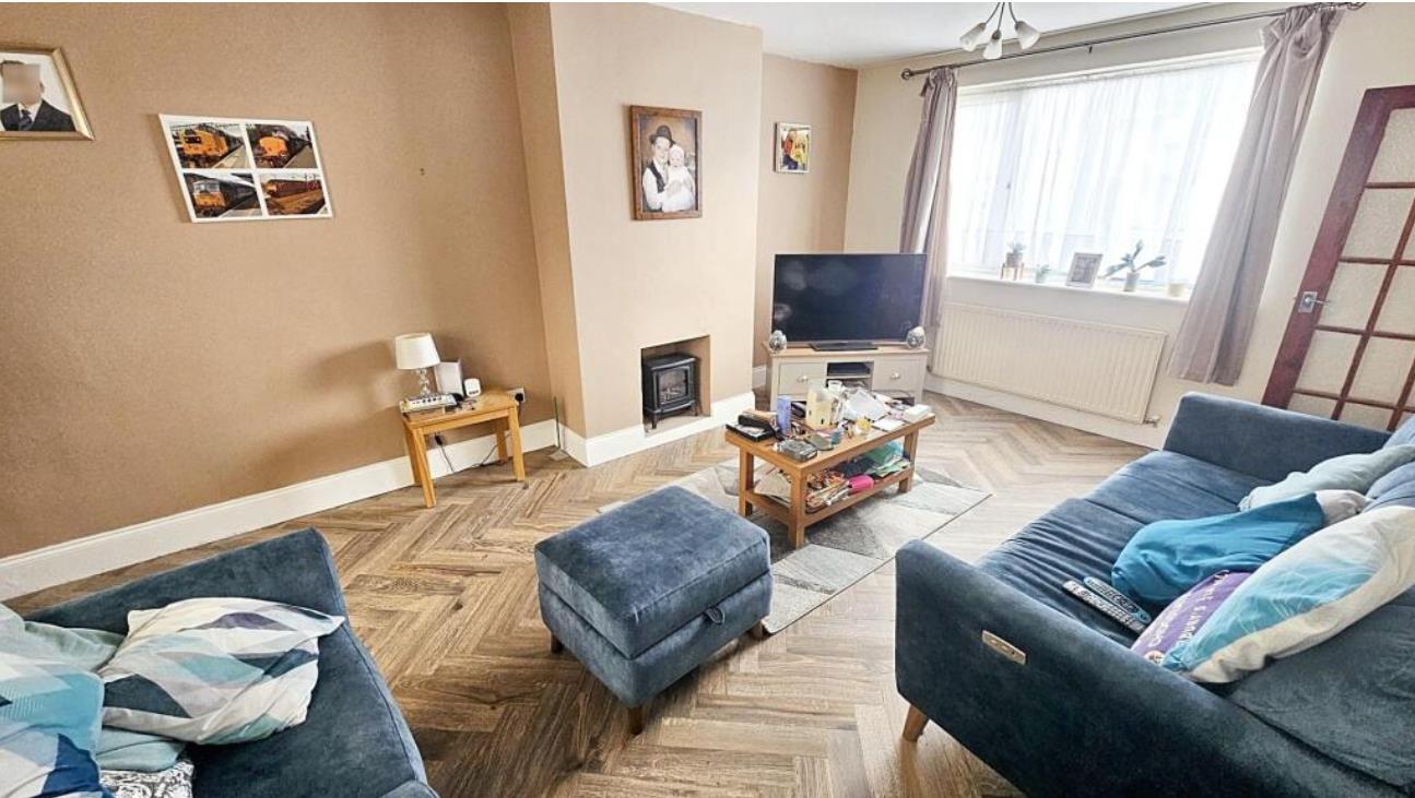 Birchfield Road East, Abington