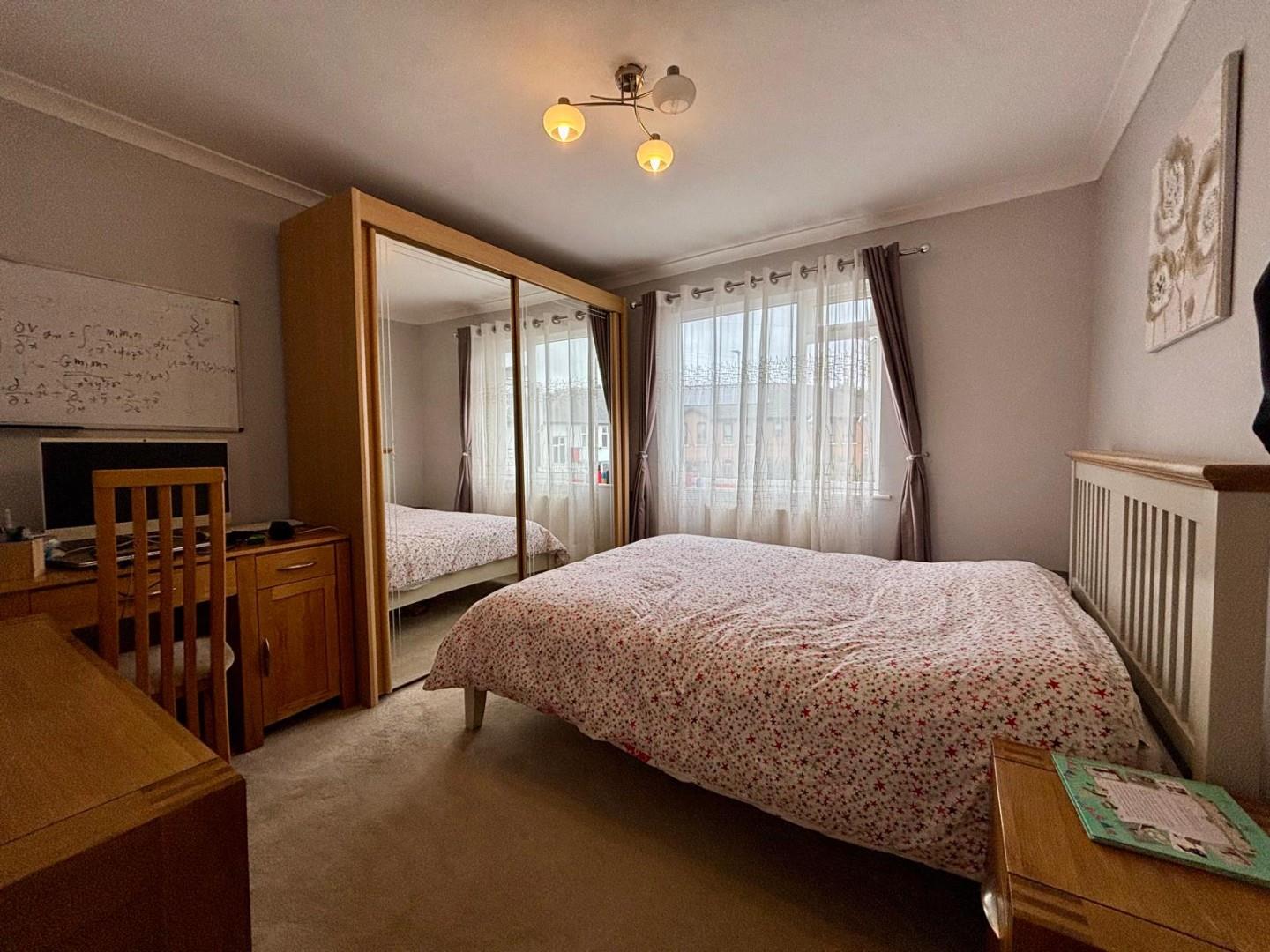 Lindsay Avenue, Abington