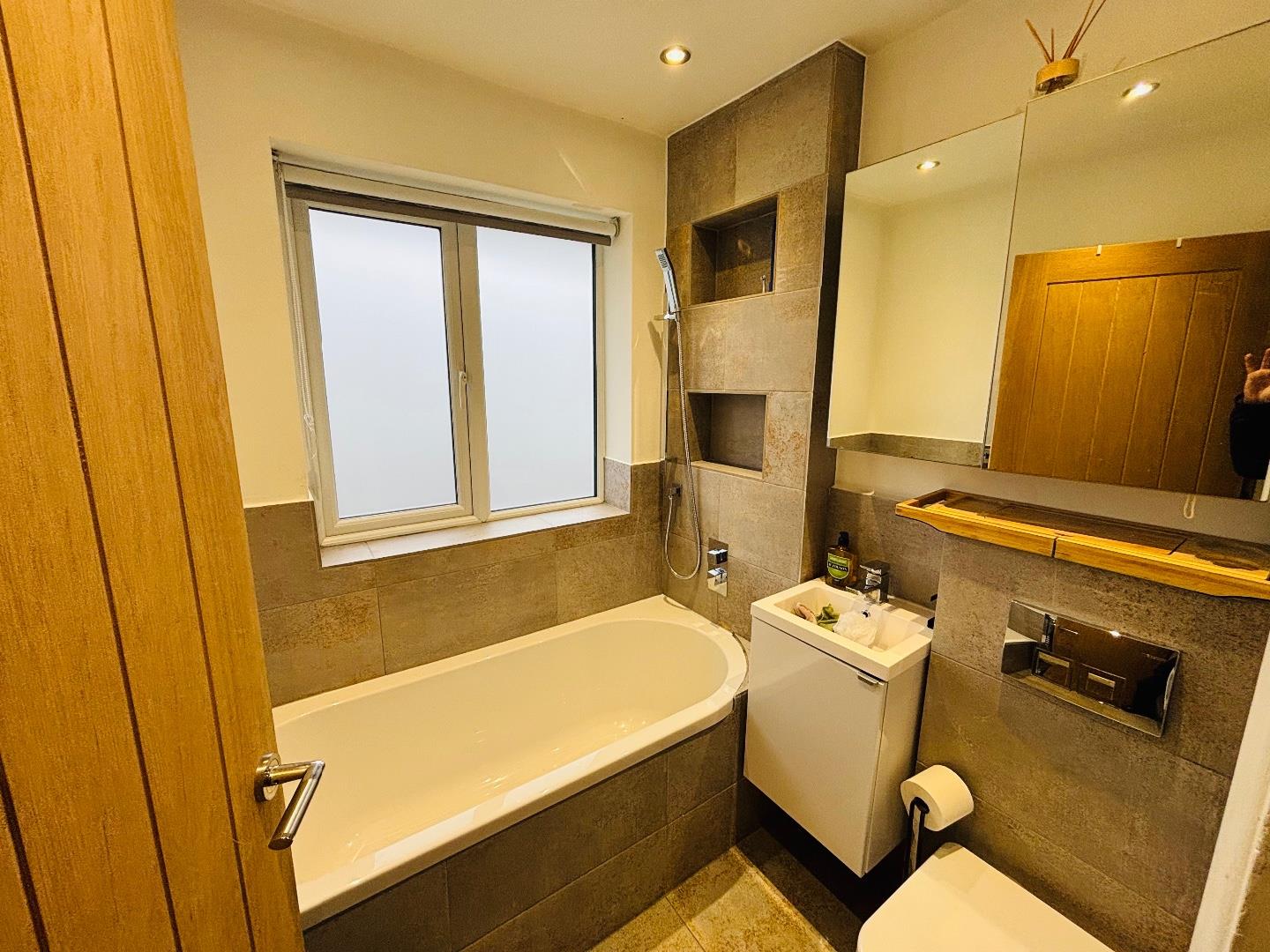 St. Albans Road, Spinney Hill