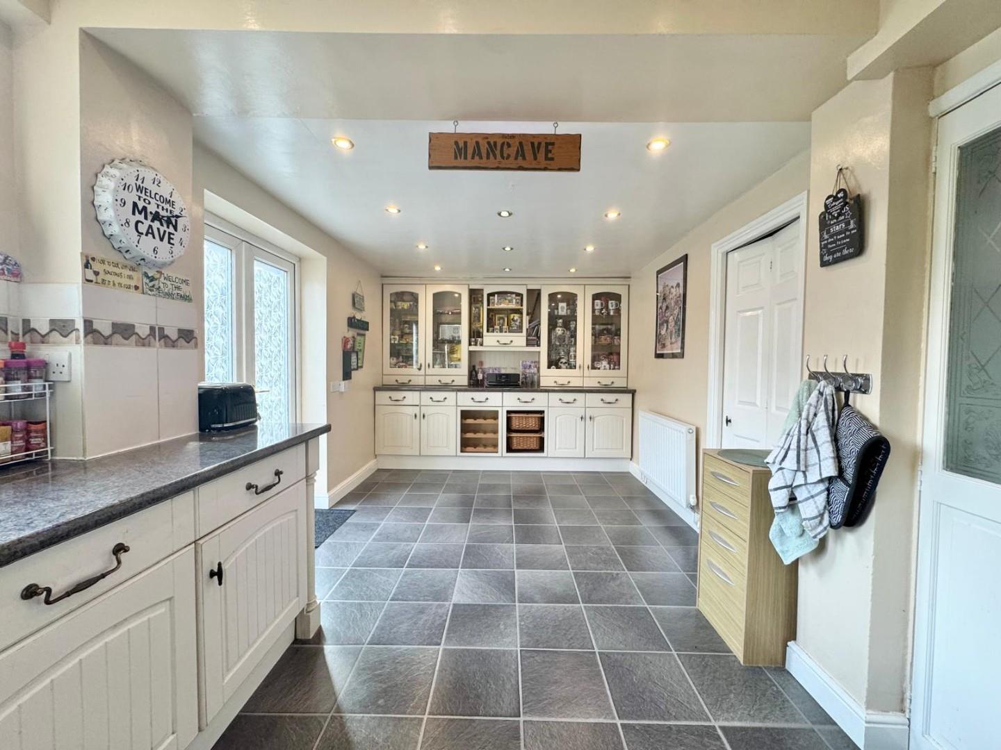 Oaklands Drive, Westone