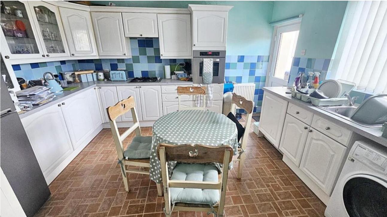 Birchfield Road East, Abington