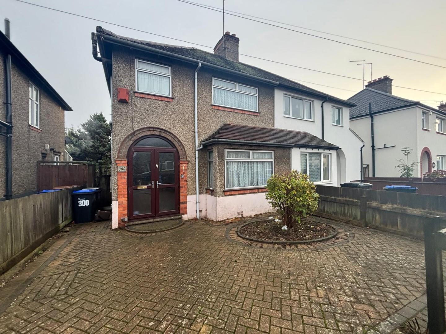 Birchfield Road East, Abington