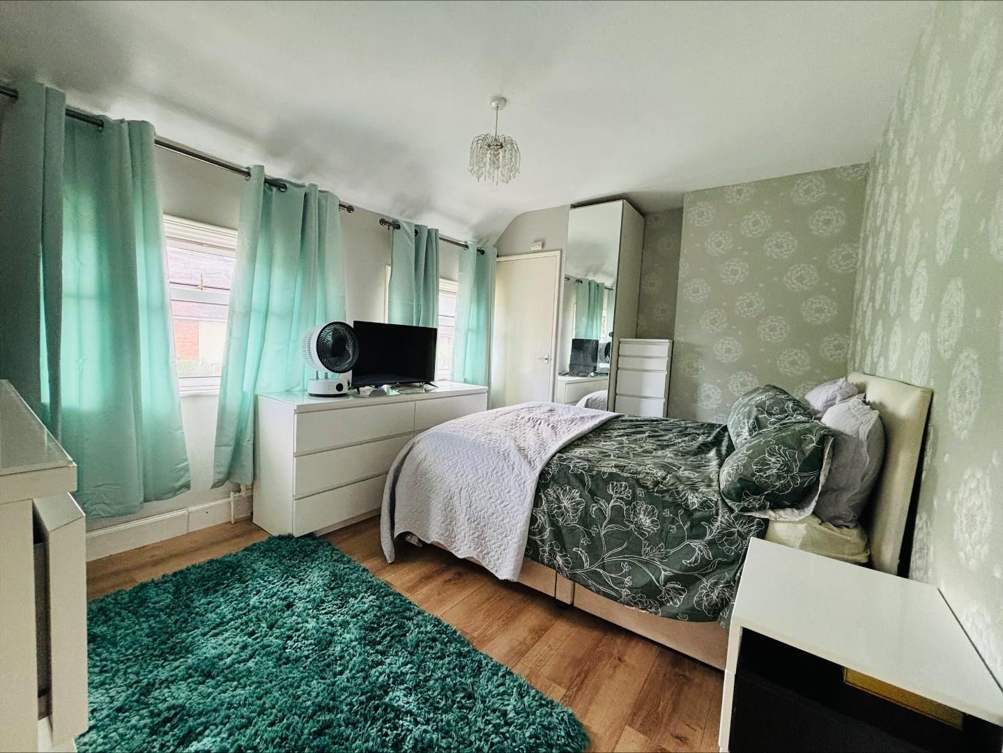 Birchfield Road East, Abington