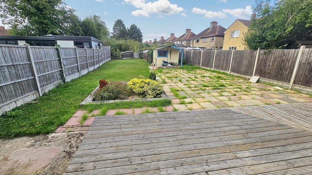 Birchfield Road East, Abington