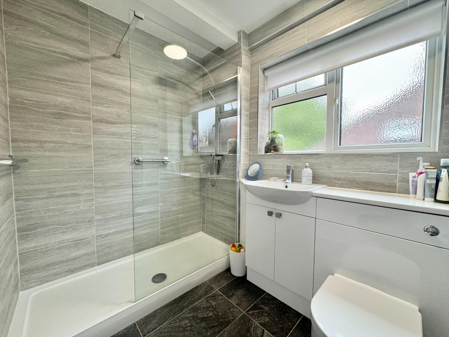 Wellingborough Road, Abington