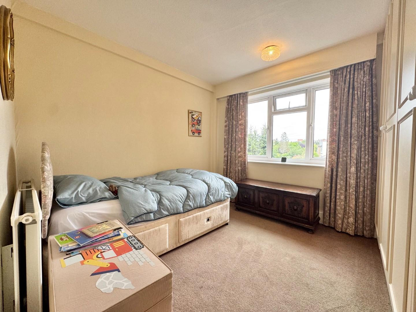 Wellingborough Road, Abington