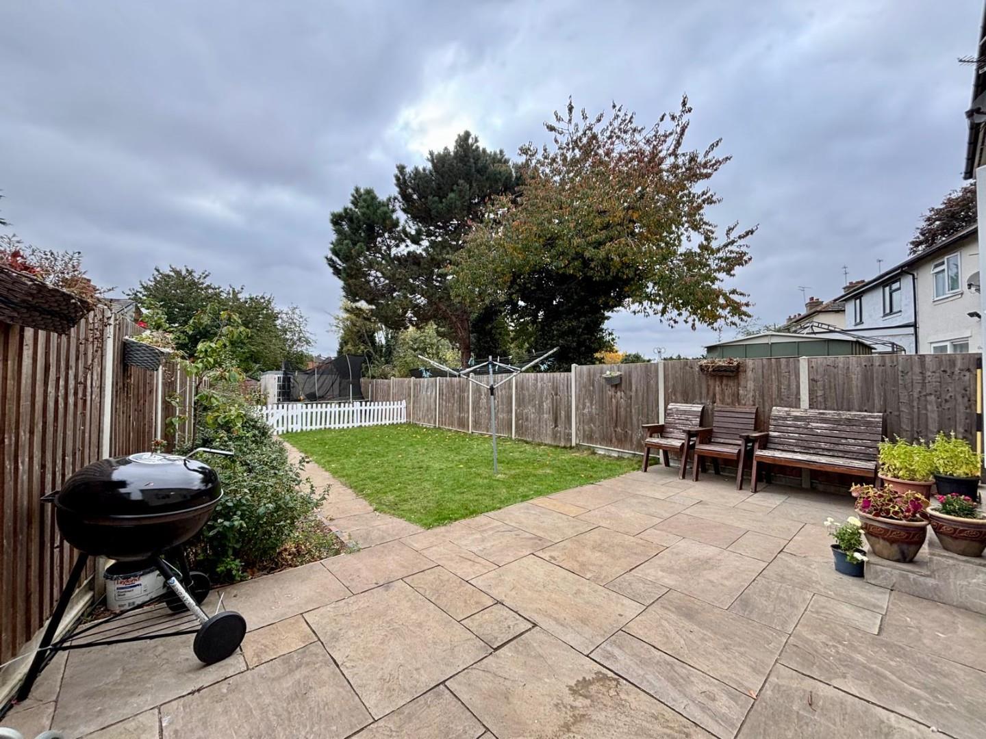 Lindsay Avenue, Abington