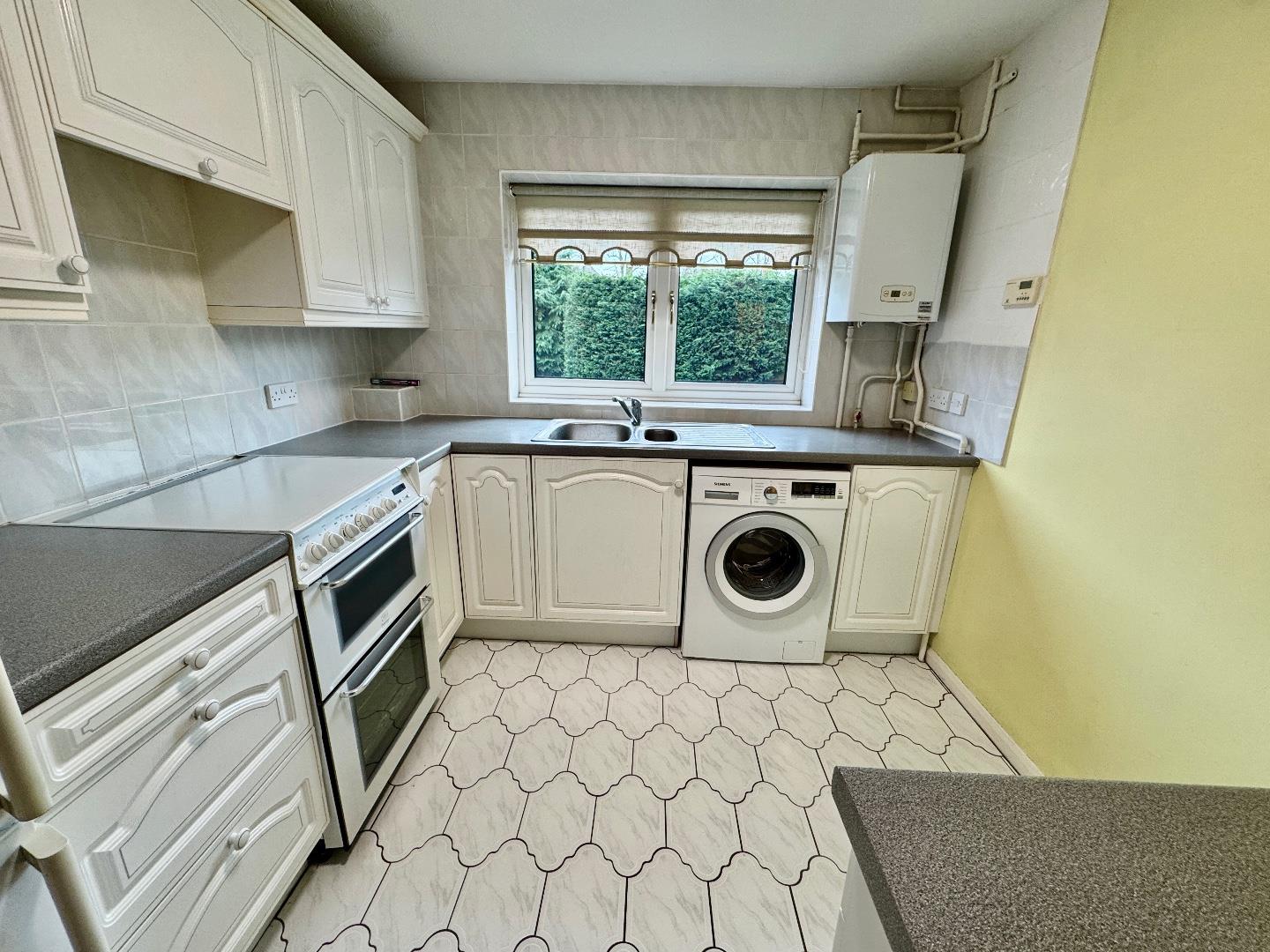 Homestead Way, Kingsley