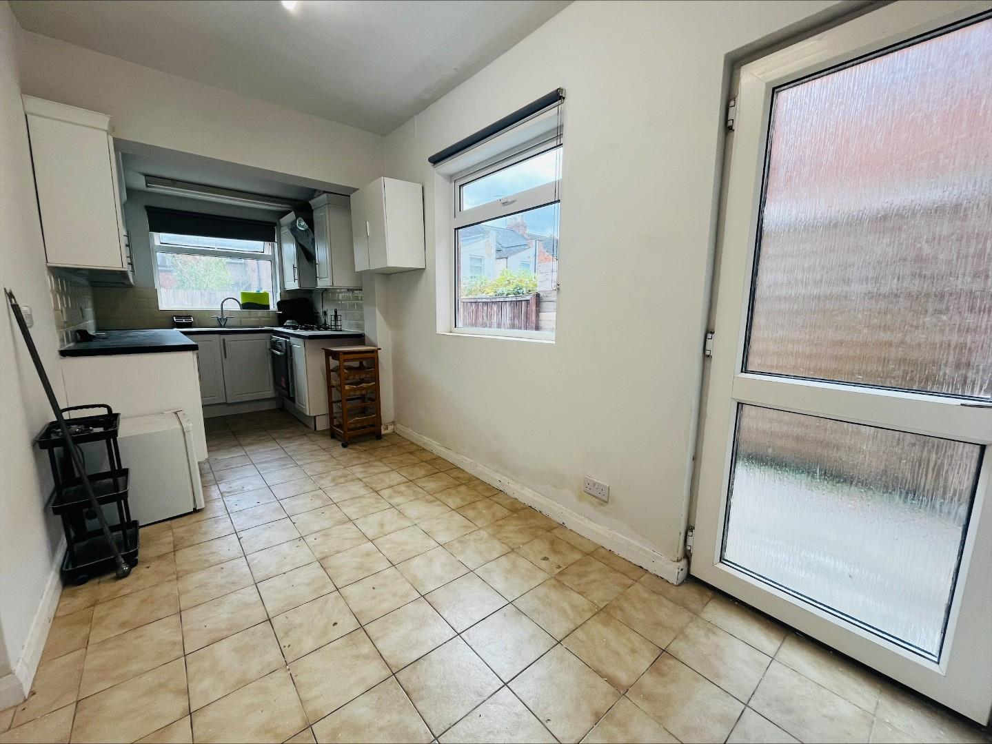 Cloutsham Street, The Mounts