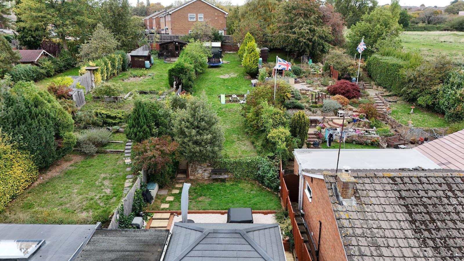 Bankside, Links View