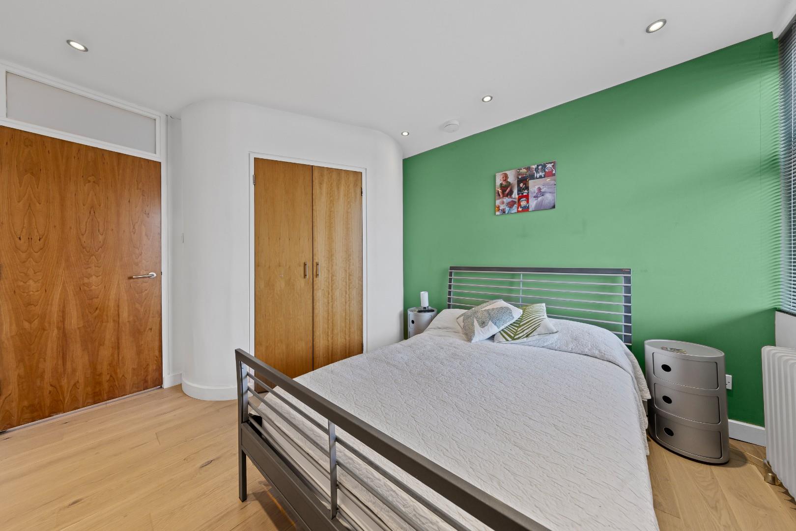 Grove Road, The Mounts