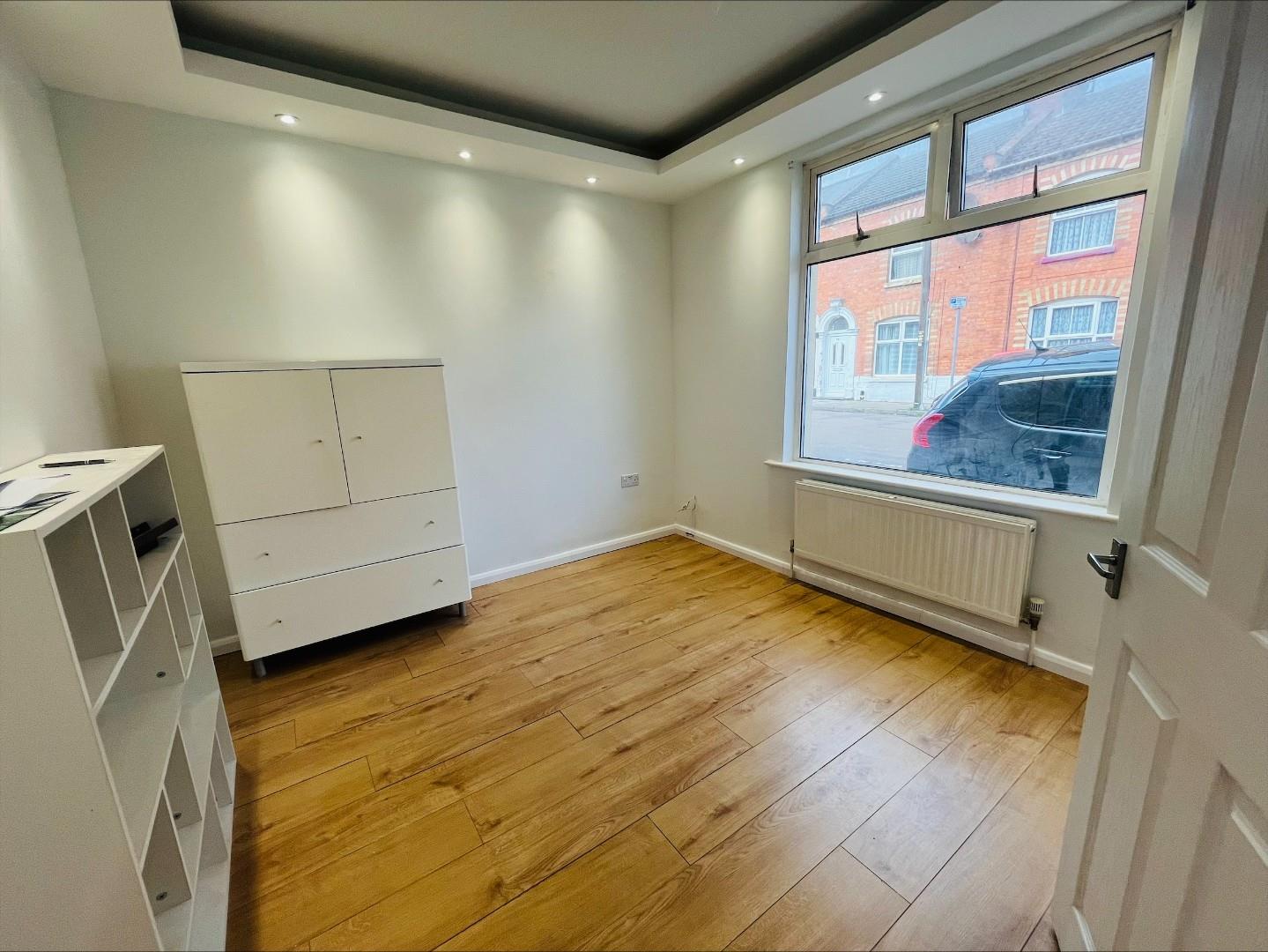 Cloutsham Street, The Mounts