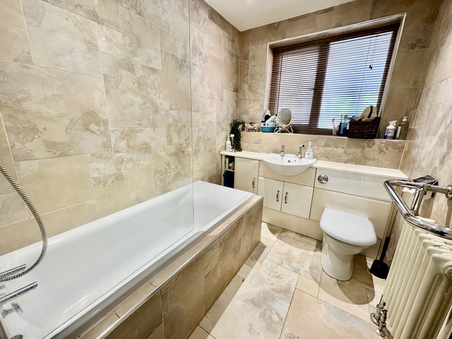 Bankside, Links View