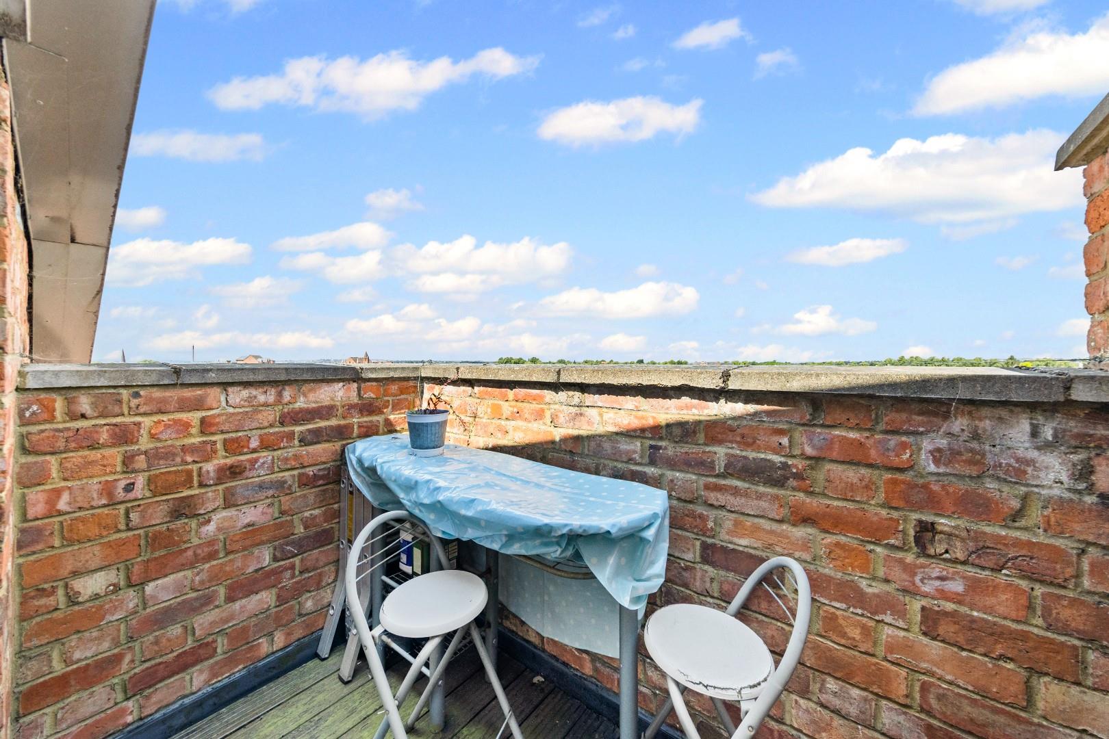 Grove Road, The Mounts