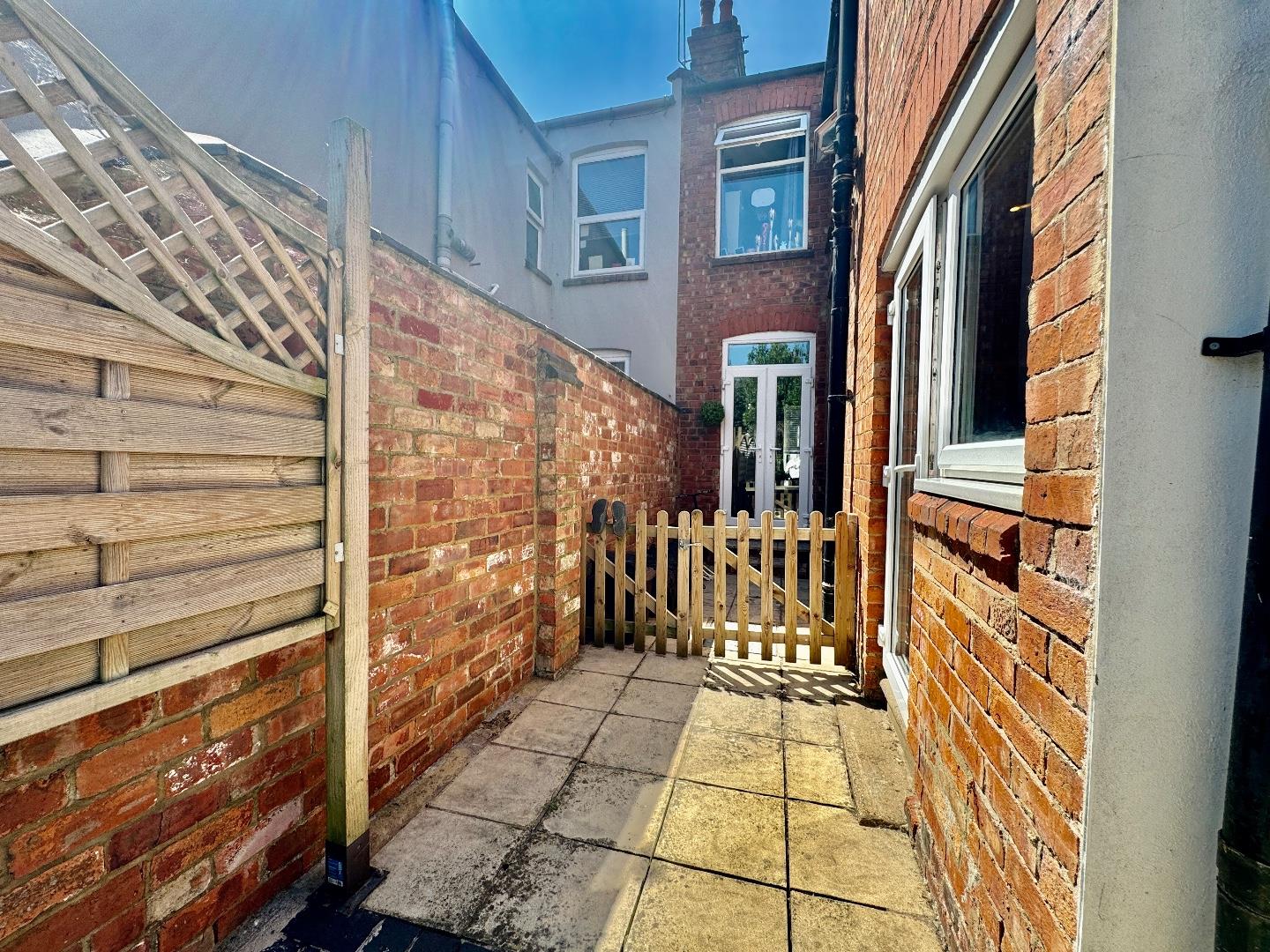 Wycliffe Road, Abington