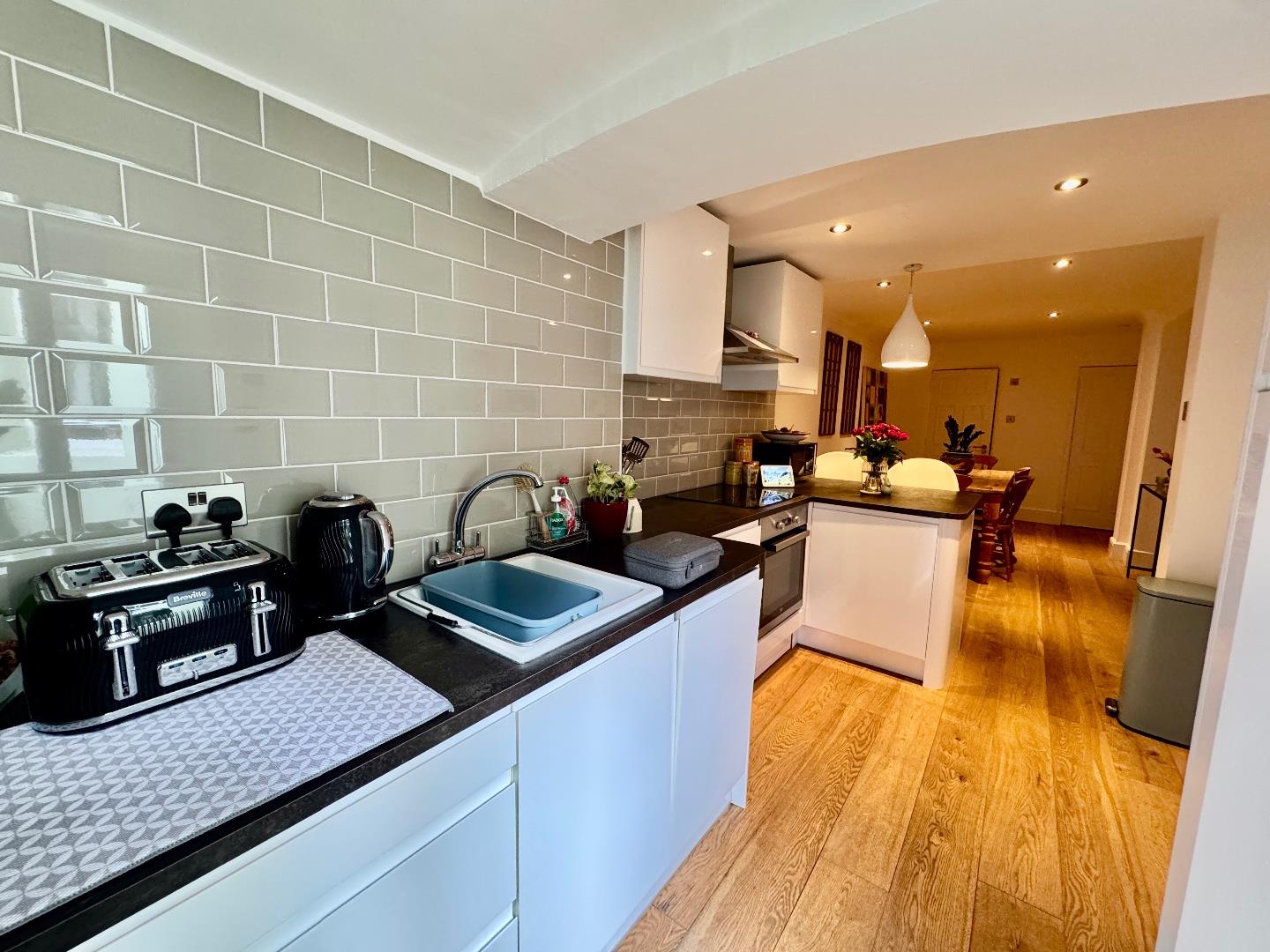 East Park Parade, Abington