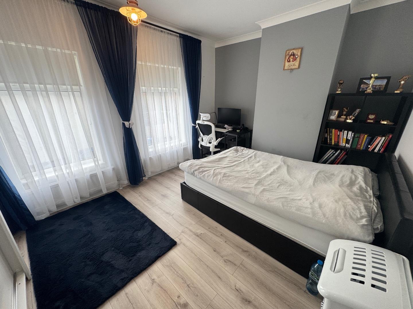 Adnitt Road, Abington