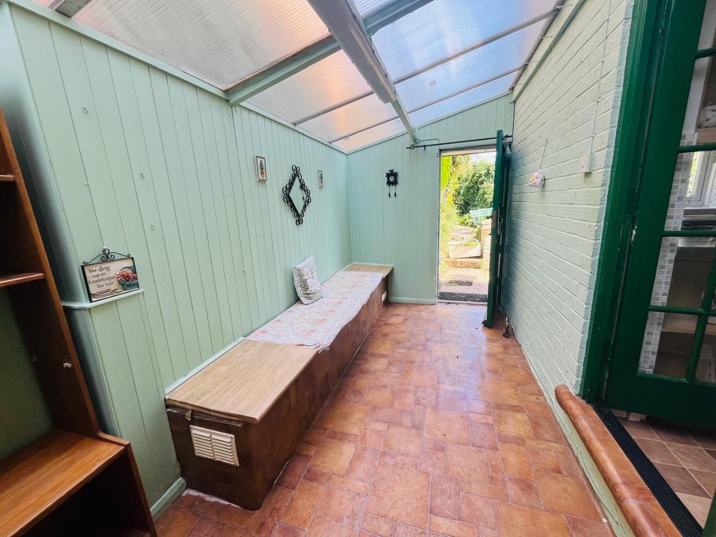 Hazeldene Road, Links View