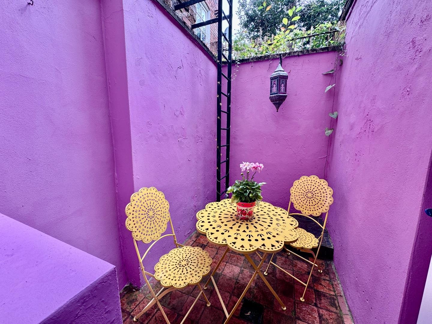 East Park Parade, Abington