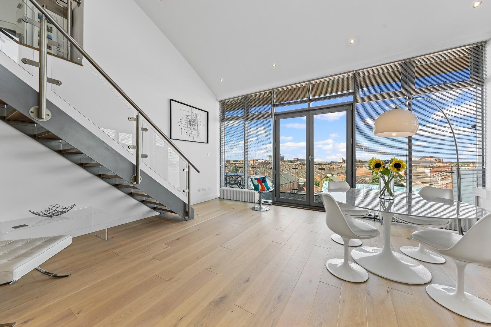 Grove Road, The Mounts