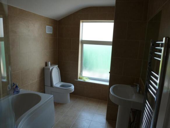 Lorne Road, The Mounts