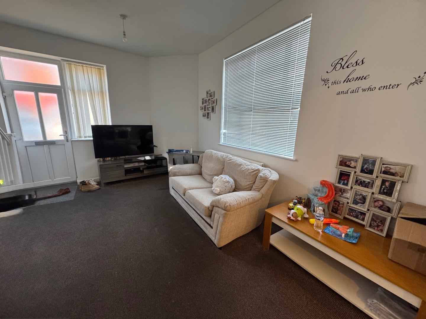 Grove Road, The Mounts