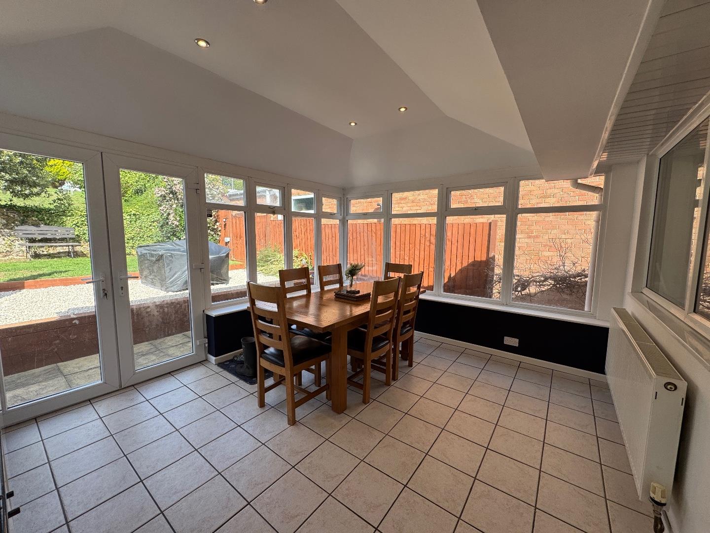 Bankside, Links View