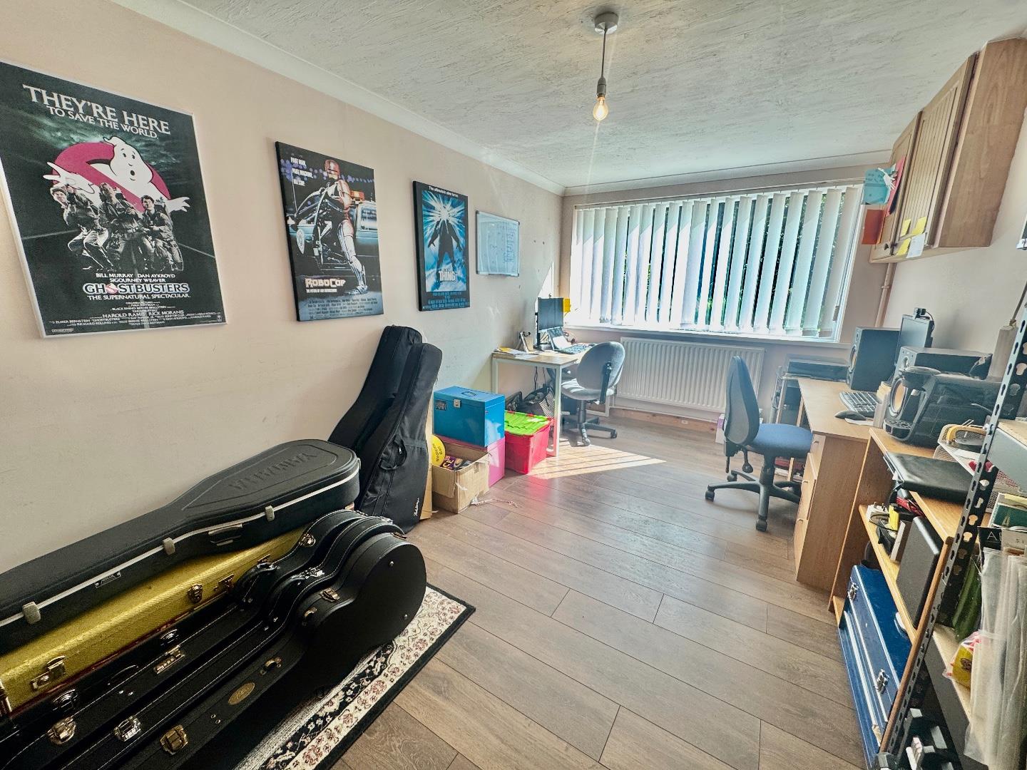 Bankside, Links View