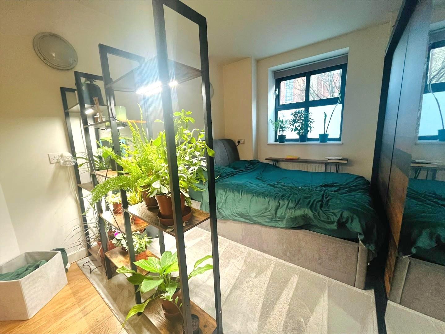 Grove Road, The Mounts