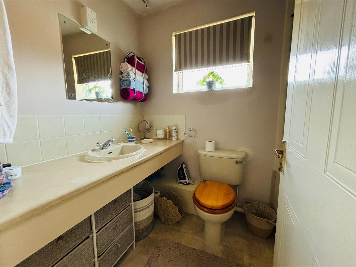 Baronson Gardens, Abington