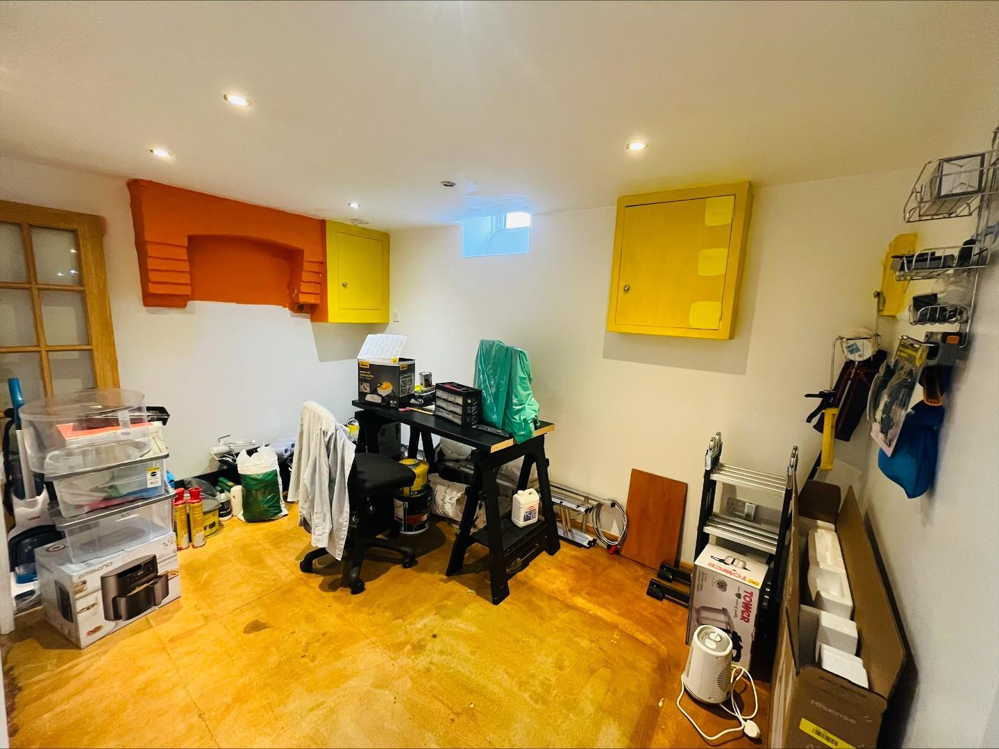 Spencer Road, The Mounts