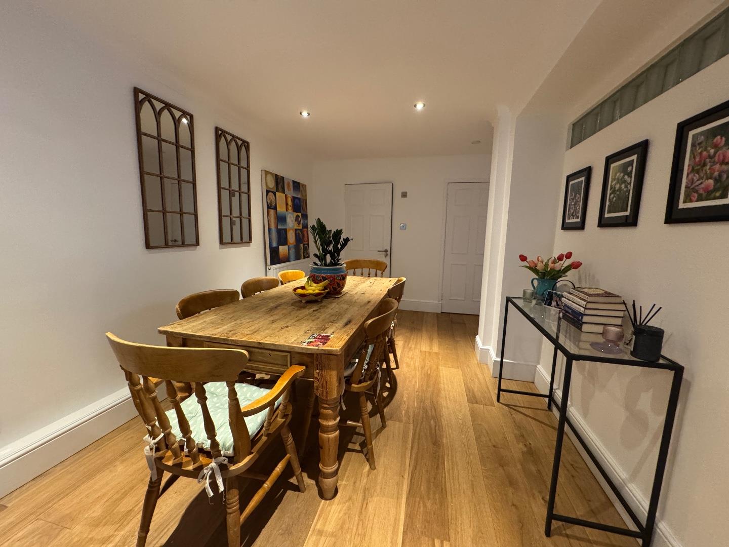 East Park Parade, Abington