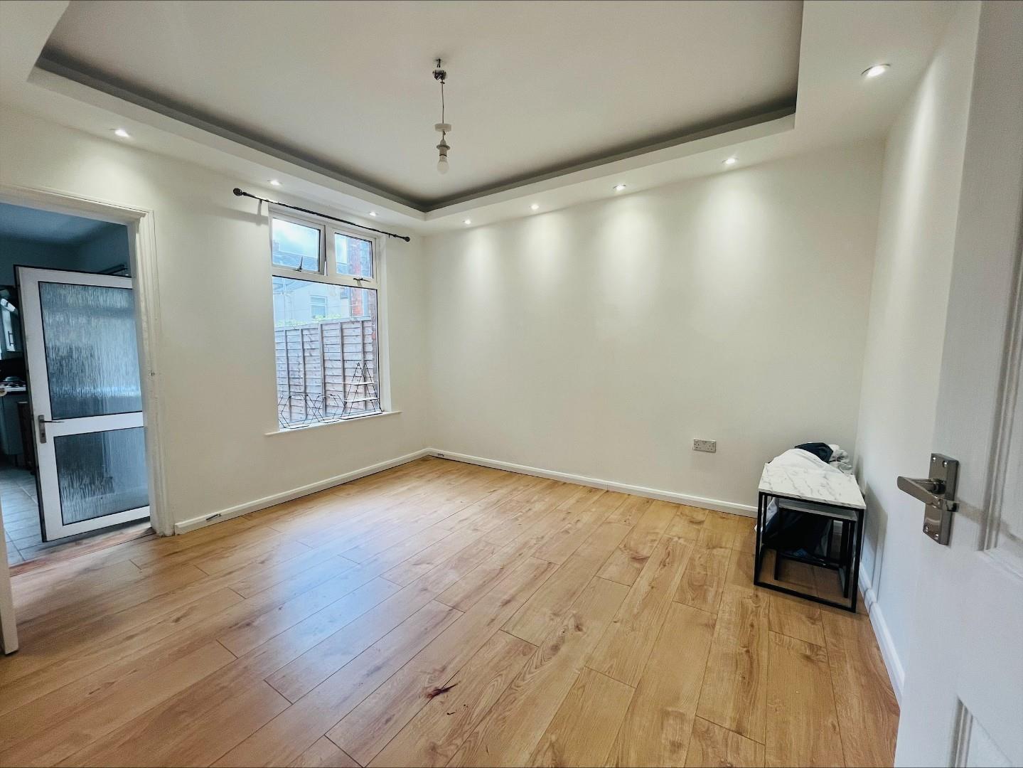 Cloutsham Street, The Mounts