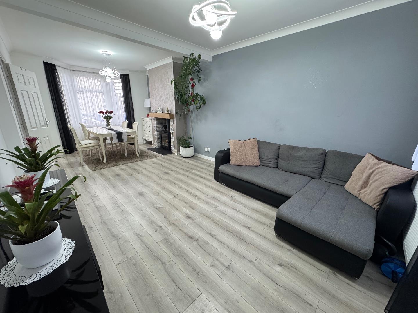 Adnitt Road, Abington