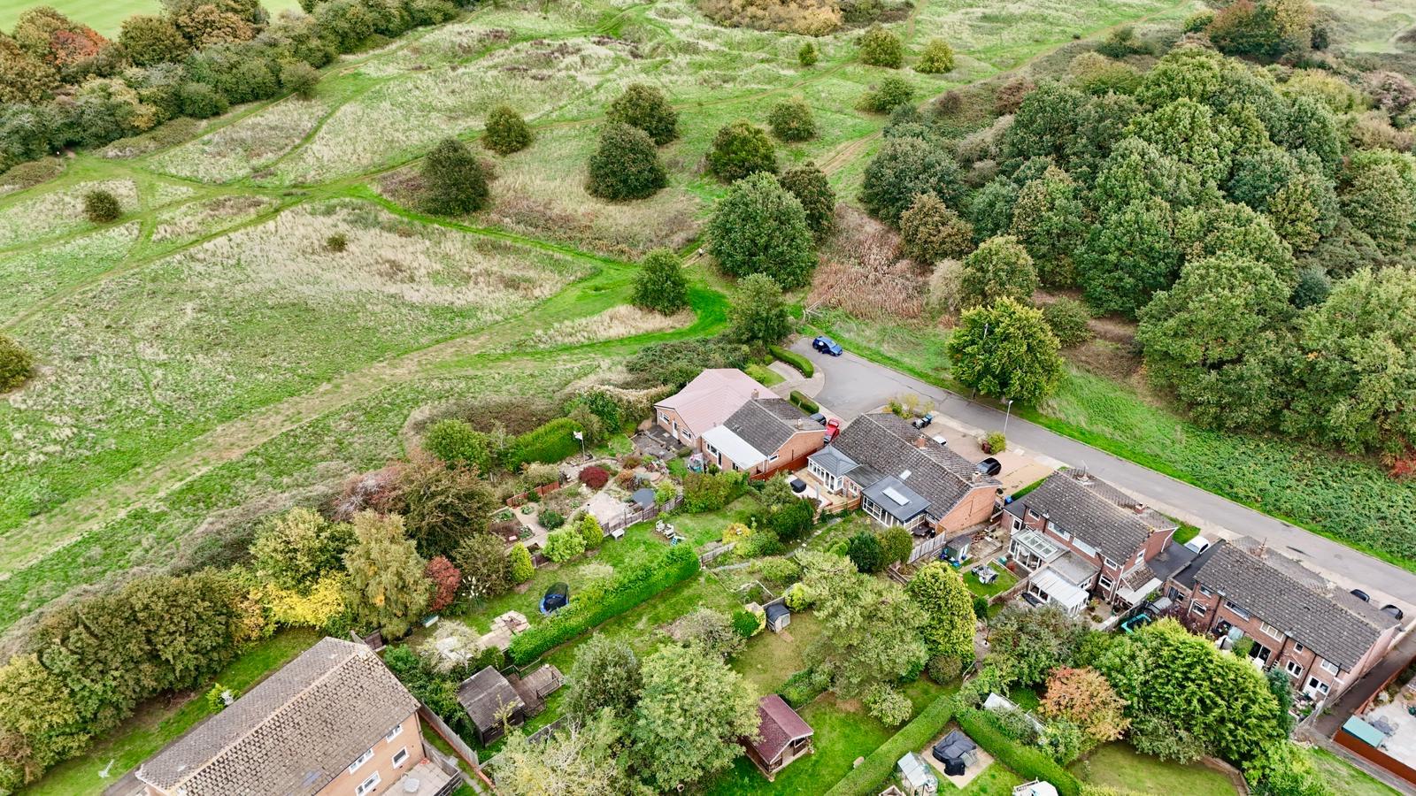 Bankside, Links View